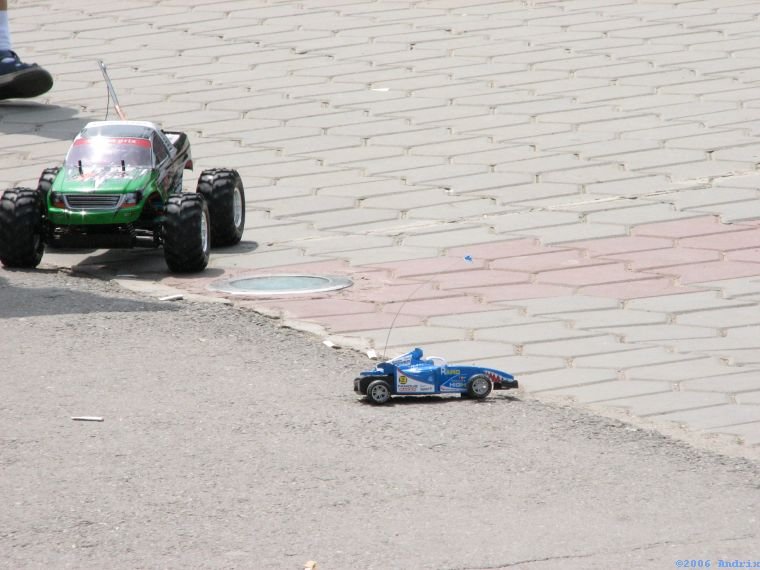 monstertrucksiojucarie.jpg
